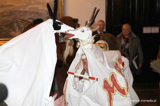 Kozy zapustne przejdą ulicami miasta