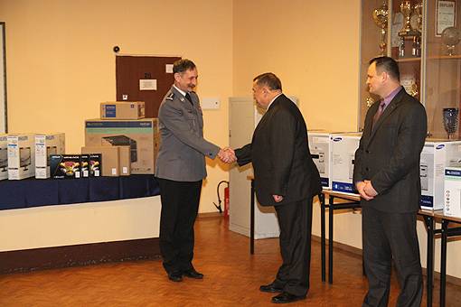 Policja otrzymała nowy sprzęt komputerowy