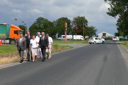 Z Rybitw do Janikowa wyremontowaną drogą