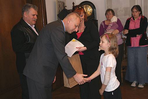 Pomagają chorym dzieciom