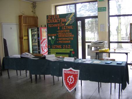 Mechan otworzył drzwi dla przyszłych uczniów