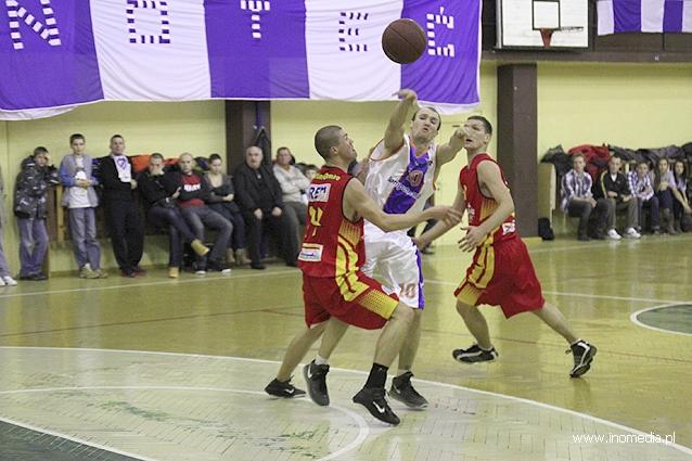Derby koszykarskie dla Sportino/Domino