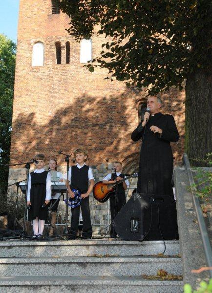 Na imieninach u uśmiechniętej Madonny