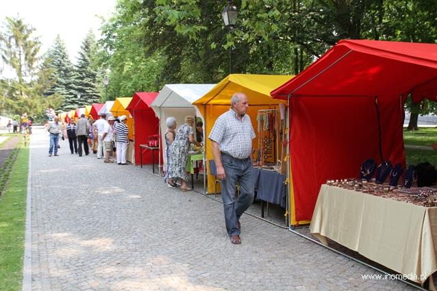 Starsza pani pogoniła krzyżaków na Jarmarku Kujawskim