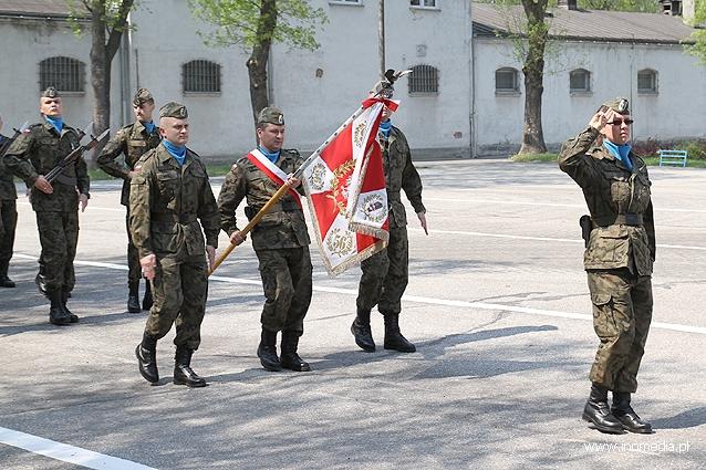 Lotnicy udostępnili koszary