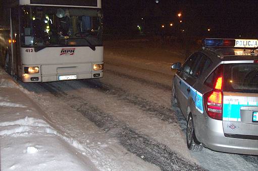 Nastolatka zginęła potrącona przez autobus