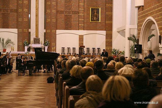 Nadzwyczajnie w kościele pw. Św. Jadwigi Królowej (TV)