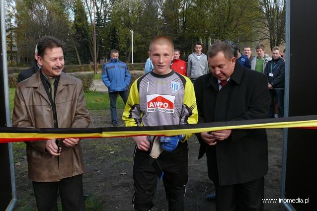 Uczniowie ZSP nr 3 w Inowrocławiu mają nowe boisko