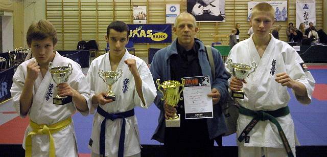 Karatecy wrócili z medalami