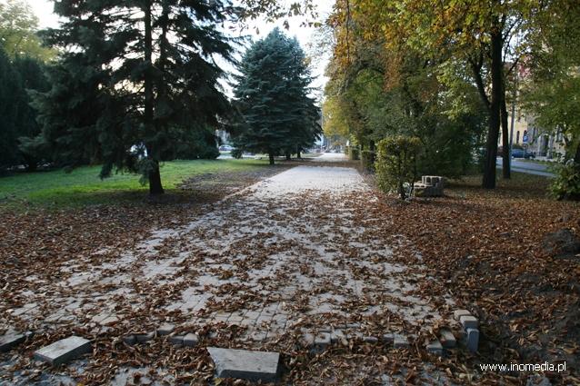 Praca wre na inowrocłwskich skwerach
