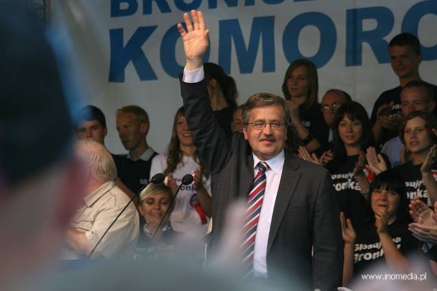 Według sondaży Komorowski Prezydentem RP