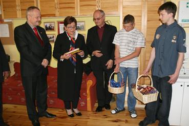Dzieciaki podziękowały poseł Teresie Piotrowskiej