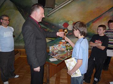 Uczniowie zagrali w szachy