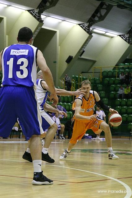 PBG Basket Poznań rozgromił Sportino (TV)