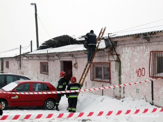 Zawalił się dach garażu przy ul. Piłsudskiego