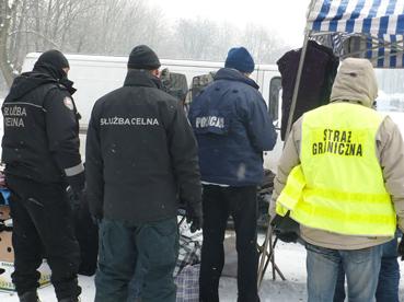 Nalot służb na inowrocławską giełdę