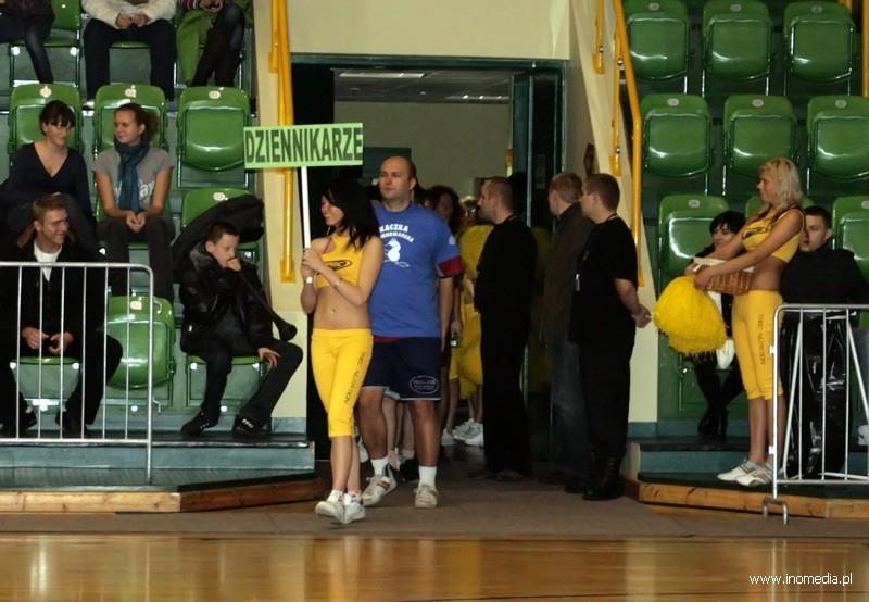 Dziennikarze pokonali Księży (TV)