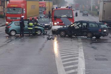 Ford zderzył się z peugeotem