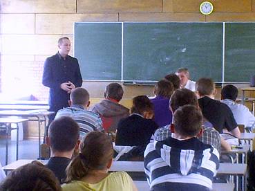 Poseł odwiedził licealistów