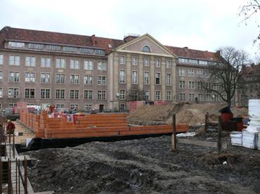 Rośnie hala przy III LO