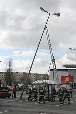 Toyotą w latarnię