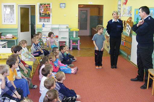 Policjanci odwiedzili Muzyczną Krainę