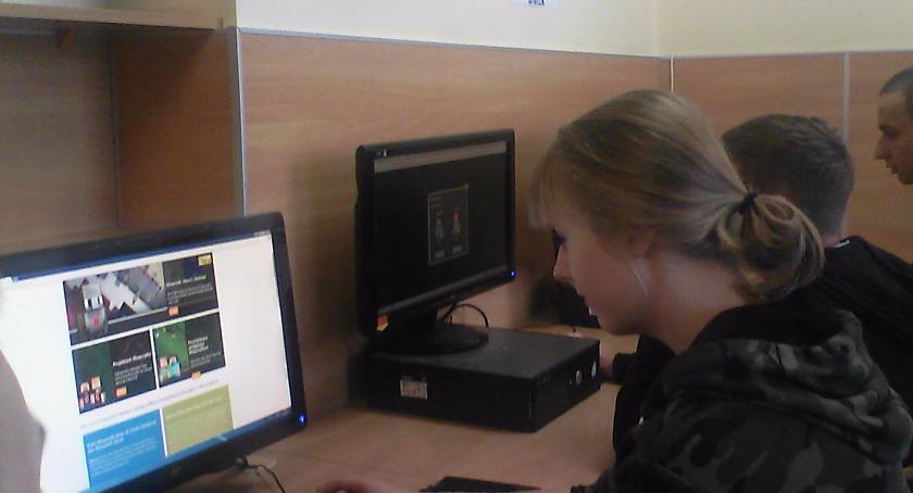 Mechatronicy i informatycy z Mechana podczas Hour of Code