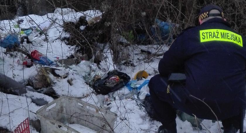 Mandat za wyrzucanie śmieci