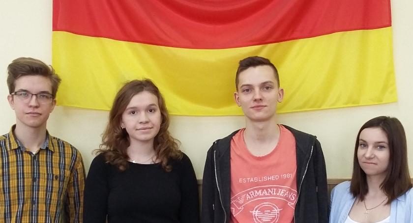 Zdolni językowcy z Konopy
