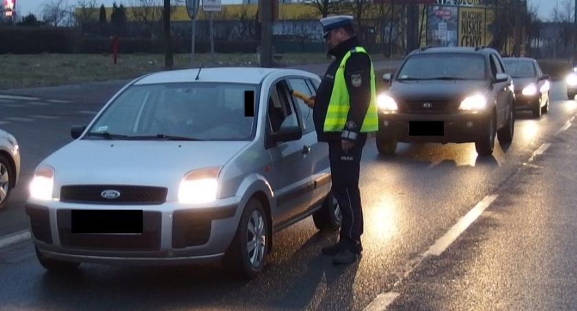 Policjanci WRD skontrolowali rano trzeźwość kierowców 