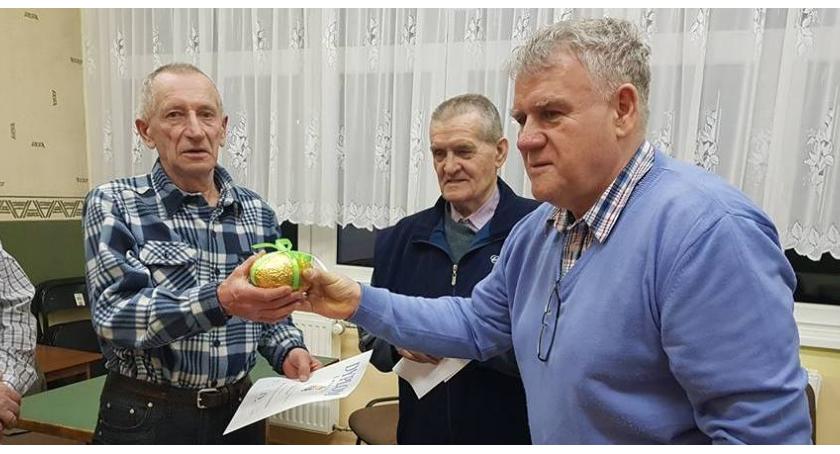 Zagrali w szachy o „Złote jajo”