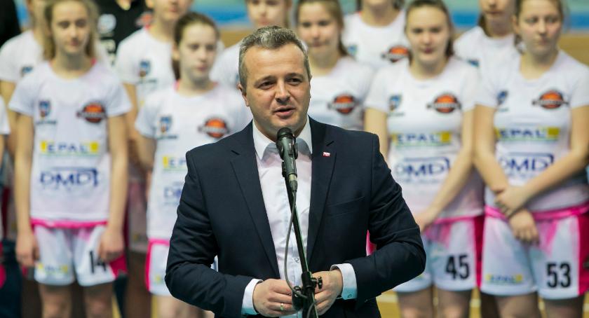 Jest kasa do wzięcia przez kluby sportowe
