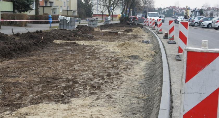 Będą nowe miejsca parkingowe na os. Piastowskim i Rąbinie