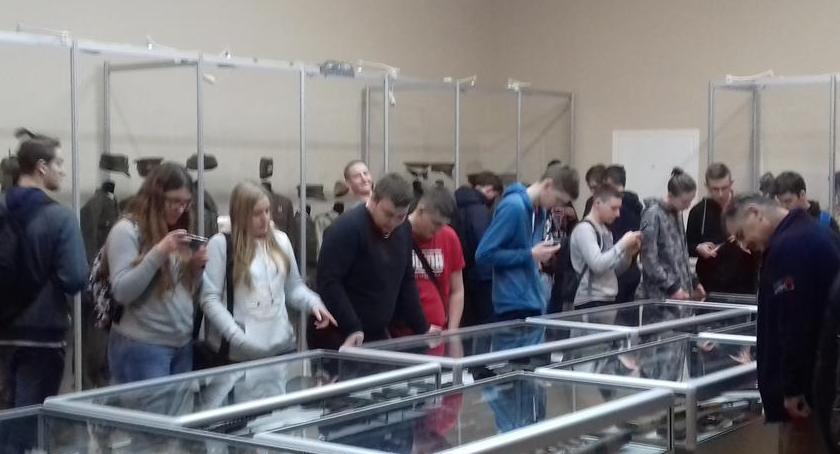 Uczniowie odwiedzili Muzeum Wojsk Lądowych
