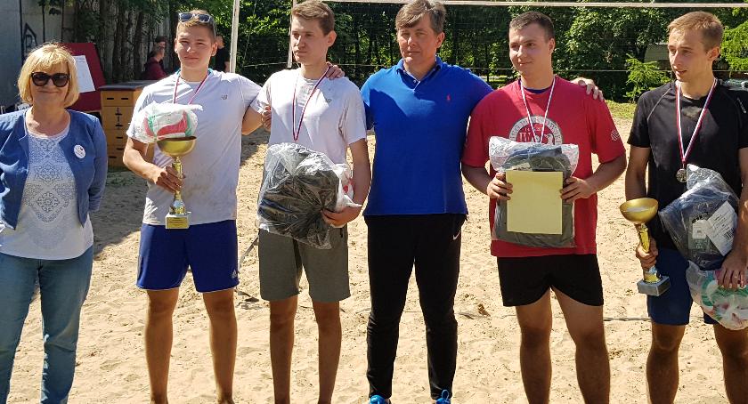 Znakomite Mistrzostwa Powiatu w Plażowej Piłce Siatkowej  w kat. Szkół Ponadgimnazjalnych o Puchar S