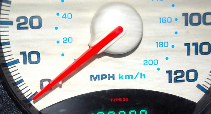 Miał na liczniku 113 km w terenie zabudowanym