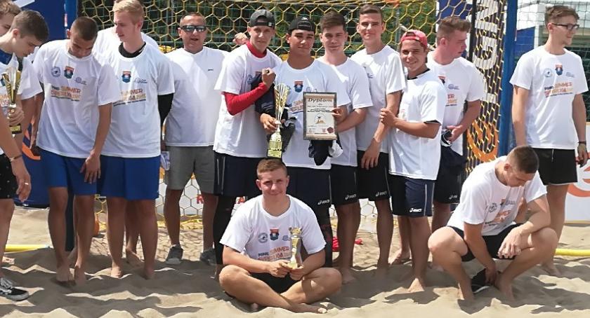 Zwycięstwo ZSP Kościelec w Plażowej Piłce Ręcznej