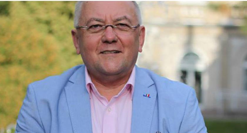Czy zwiększa zatrudnienie w wydziale komunikacji
