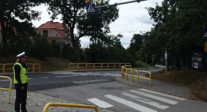 Policja lustruje drogi