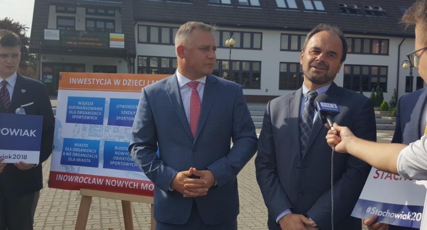 Stachowiak tym razem uderza w sport