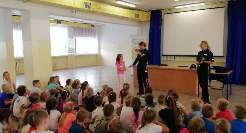 O bezpiecznej drodze do szkoły z uczniami klas „I”