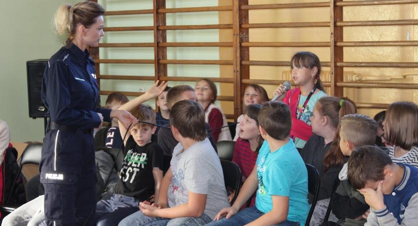 Jak bezpiecznie poruszać na rowerze