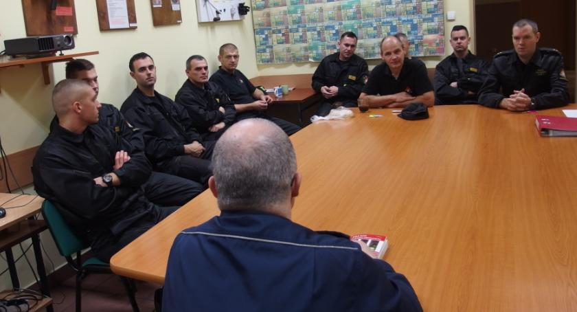 Służby na wspólnym szkoleniu z przepisów