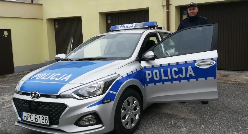 Policja z nowym radiowozem