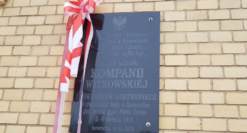 Na dworcu PKP odsłonięto pamiątkową tablicę