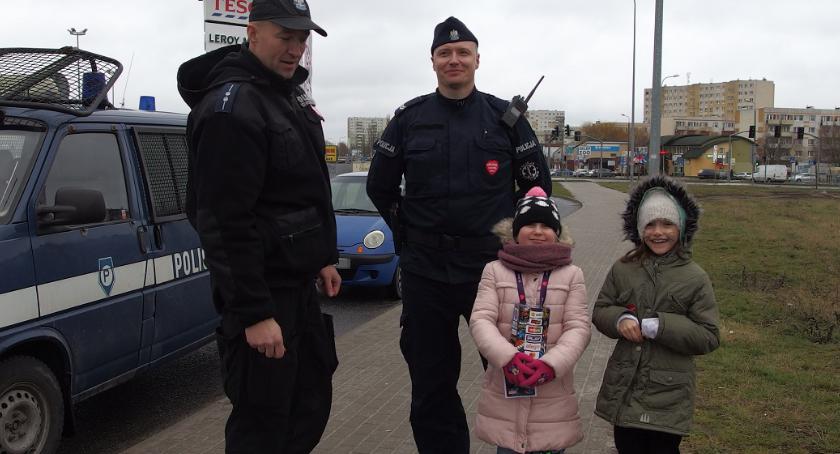 Policjanci dbają o bezpieczeństwo wolontariuszy