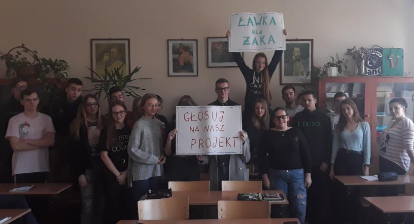 „Ławka dla żaka” – ZSP nr 1 prosi o głosy