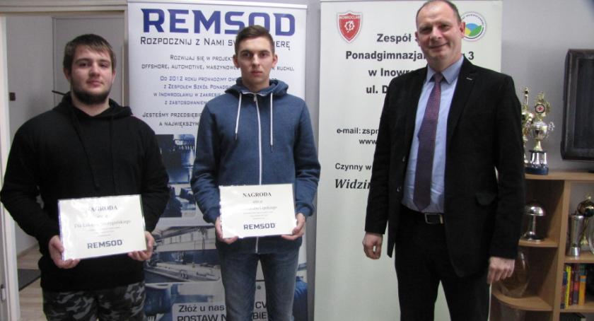 Nagrody pieniężne dla uczniów