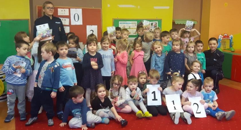 Dzień Numeru Alarmowego 112 obchodzili... czytając bajki
