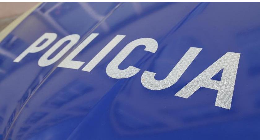 Wypadek w Borkowie, kierowcy opla policjanci zatrzymali prawo jazdy